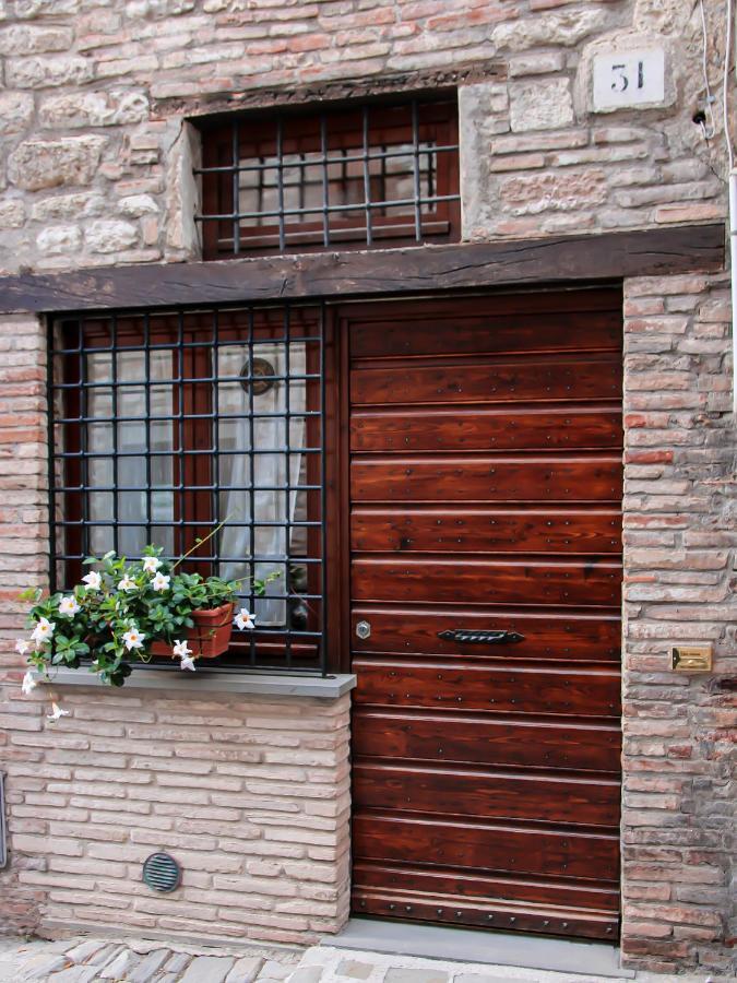 Apartament Casa Armanni - La Tua Casa Di Pietra Gubbio Zewnętrze zdjęcie